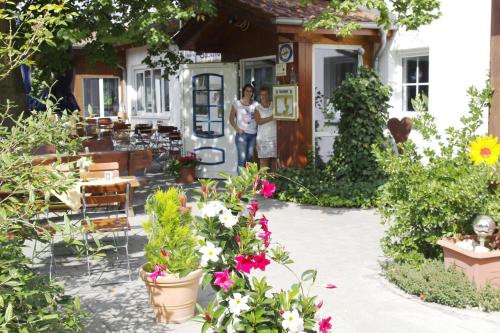 Un jardín fuera de Hotel - Gasthof Erber