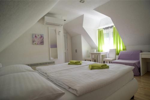 Кровать или кровати в номере Villa Lika 1