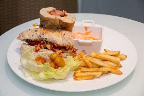 Jídlo v penzionu – hostince nebo okolí