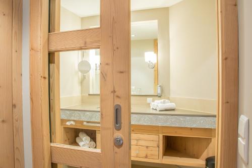 Un baño de Hotel das Seekarhaus