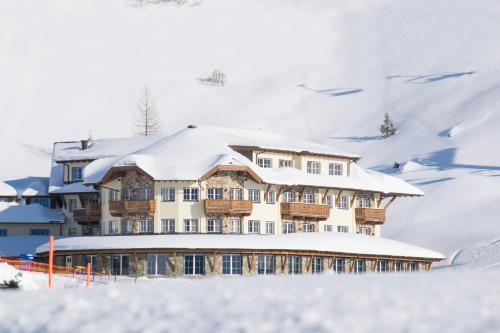 Hotel das Seekarhaus durante el invierno