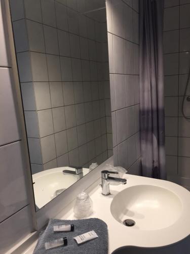 Ένα μπάνιο στο Hotel Chaplin