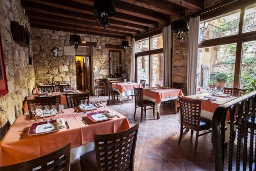 Restaurant o un lloc per menjar a El Rincón de las Hoces del Duratón