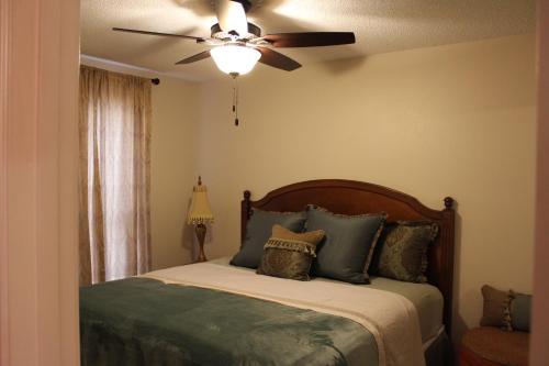Gallery image of Comfy Cozy Affordable Home Away Home in Garland