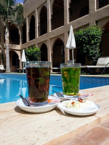 Riad Janoubの敷地内または近くにあるプール