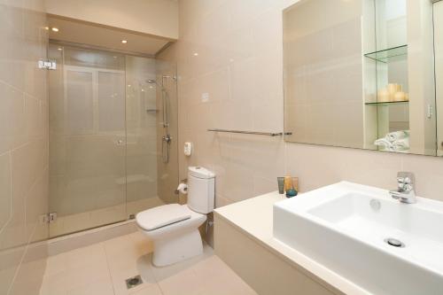 Bilik mandi di Best Western Plus Hotel Stellar