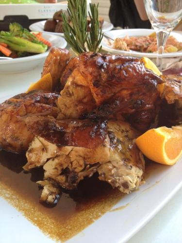 Makanan di atau berdekatan inn ini
