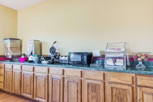 A kitchen or kitchenette at Super 8 by Wyndham Martinsville