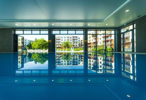 Bazén v ubytovaní Apartament Polanki Park-kryty basen alebo v jeho blízkosti