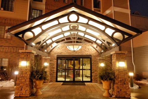 Muka bangunan atau pintu masuk Aspen Suites - Rochester