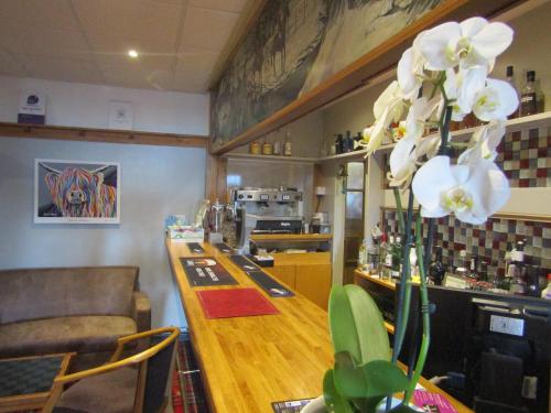 Ruang duduk di Hunters Lodge Hotel