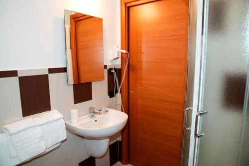 A bathroom at Ristorante Albergo San Michele