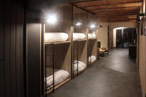 Posteľ alebo postele v izbe v ubytovaní Amaroq Explorers BaseCamp
