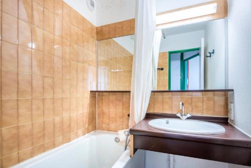 Bilik mandi di Residence Les Alpages - maeva Home