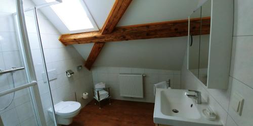 Et badeværelse på Hotel Alte Brennerei