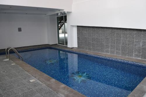 The swimming pool at or close to Hotel Malinalli