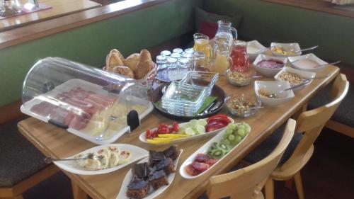 Jídlo v apartmánu nebo okolí