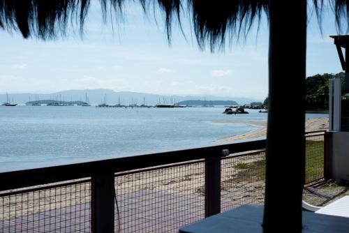 a view of the water from a beach at Pousada Mar de Dentro in Florianópolis