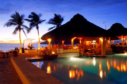 The swimming pool at or close to The Palms Resort of Mazatlan