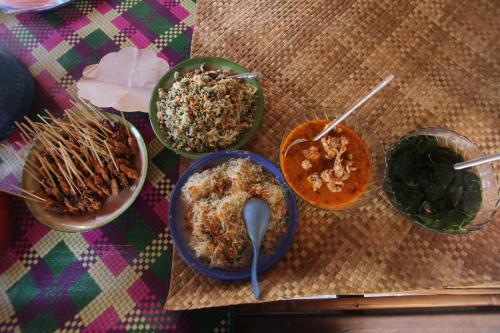 Mad på kroen eller i nærheden