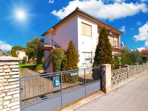 Apartments Mirela 1554