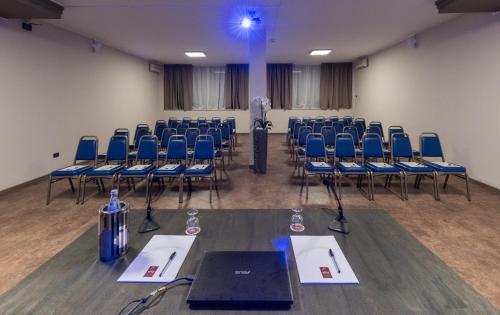 SHG Hotel Bolognaにあるビジネスエリアまたは会議室