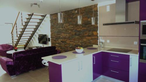 A kitchen or kitchenette at Casa da Ladeira, Turismo Rural