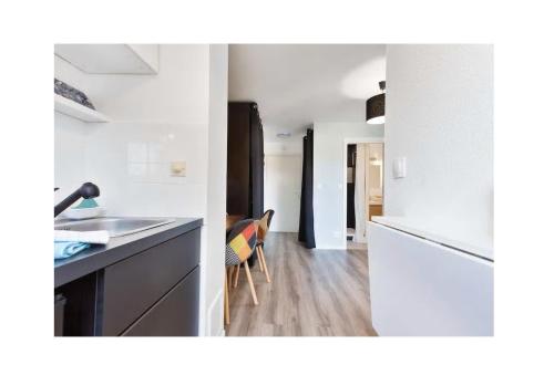 Appartement Contemporain proche Météo, Basso Cambo, EDF, Airbus & Thales