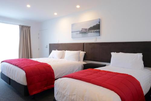 Легло или легла в стая в Stopforths Motel