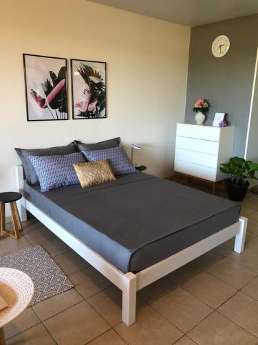 Postel nebo postele na pokoji v ubytování Studio Kaoha Nui - Private apartment