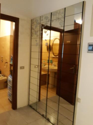 Ένα μπάνιο στο Silvia's House