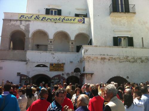 Επισκέπτες που μένουν στο Rocca Sul Mare Hotel