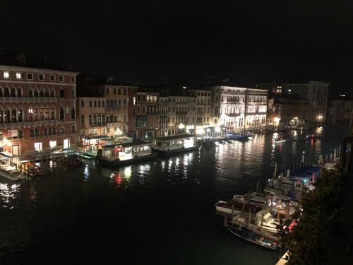 Rialto Terrace on the Grand Canal photo 10