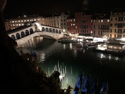 Rialto Terrace on the Grand Canal photo 11