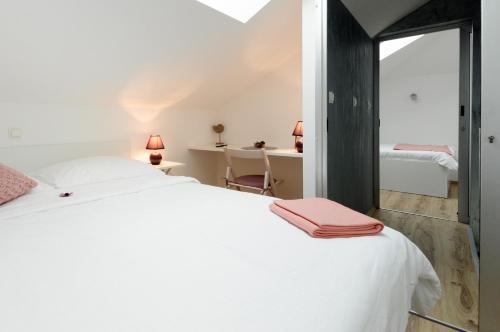 Boutique Wind Rose Apartment by the beach