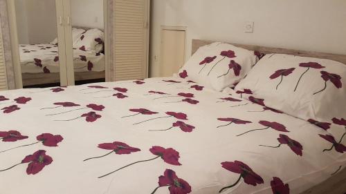 מיטה או מיטות בחדר ב-Bellavista Pirano