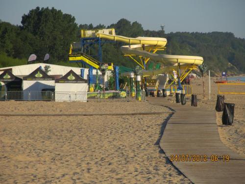 Bazén v ubytování Danusia nebo v jeho okolí