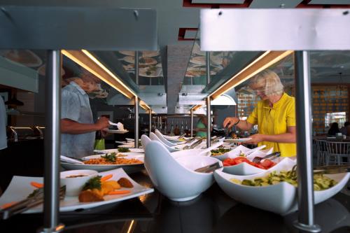 Jídlo v hotelu nebo okolí