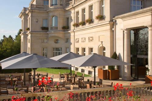 ラ・シャペル・アン・セルヴァルにあるInterContinental Hotels Chantilly Chateau Mont Royal, an IHG Hotelのギャラリーの写真