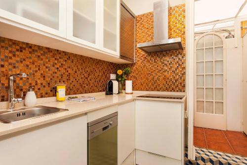 1229 - AWESOME CITY CENTER APARTMENT WITH TERRACE