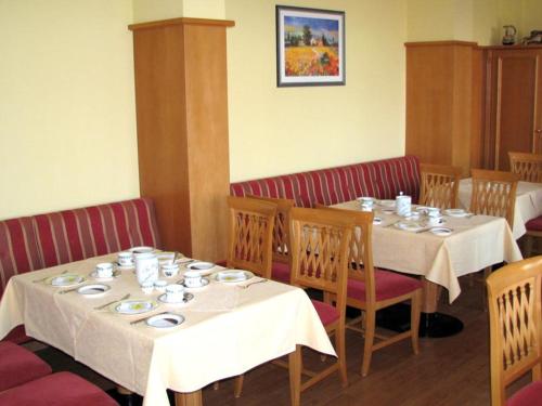 Hotel am Platzにあるレストランまたは飲食店