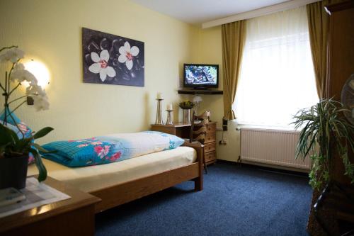 Gallery image of Hotel Zur Brücke in Krefeld