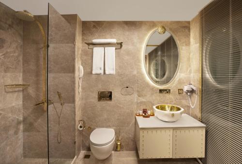 A bathroom at Sura Design Hotel & Suites