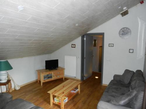 Televiisor ja/või meelelahutuskeskus majutusasutuses B&B Le 'Ti 'Bou de Refuge