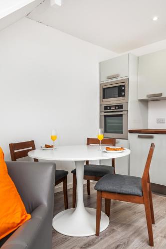 Kuchyň nebo kuchyňský kout v ubytování Winchester Apartments