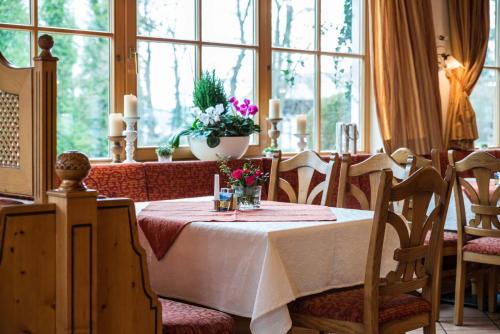 Posezení v ubytování Landhotel Huber am See