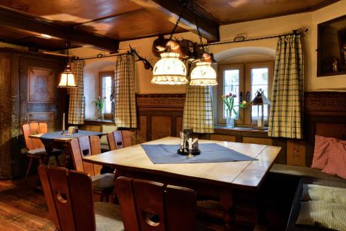 Fotografie z fotogalerie ubytování Landhotel Huber am See v destinaci Münsing
