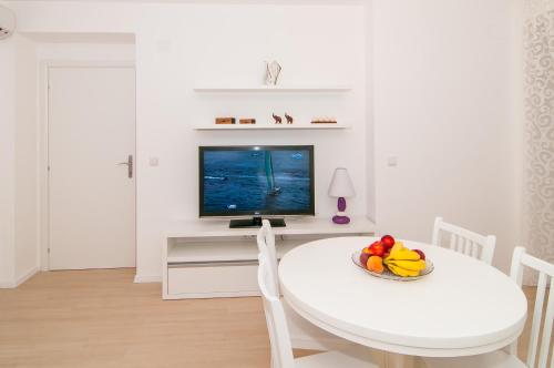 Avenue Apartment
