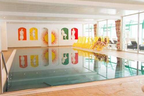 The swimming pool at or close to Hotel Wildauerhof