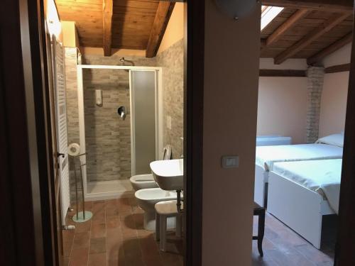 A bathroom at Agriturismo Podere Casino